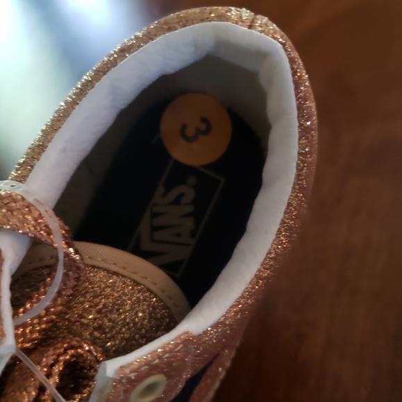 Vans - Picture 4 of 4